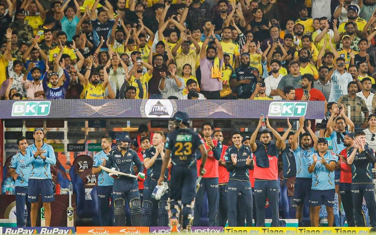 LucknowIPL's tweet photo. In many ways, this is the image of the season. 😍

A packed stadium. The two best teams of the tournament. Thrilling cricket. A young Indian performing on the biggest stage. Yellove in the stands. Opposition fans standing in applause.

You have just been the best, #IPL2023. 💙🥹 https://t.co/dL7G6f8jew