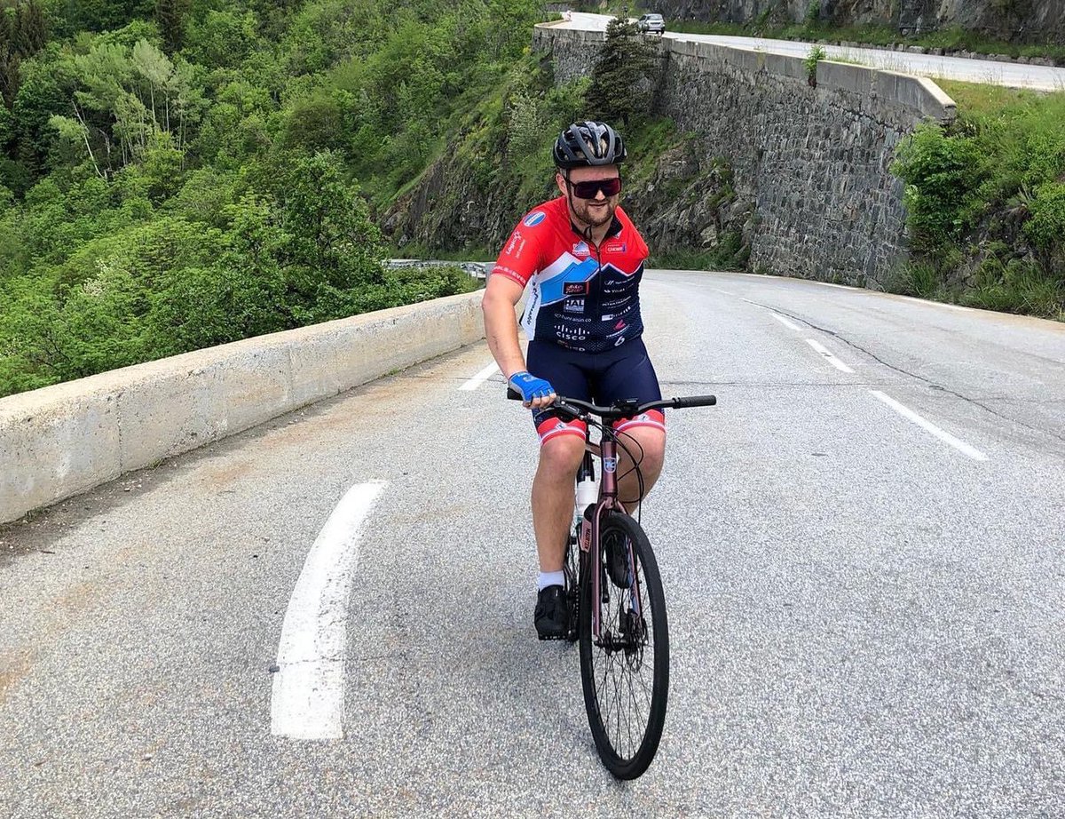 johanvanboven's tweet photo. Geef jij @thijskroezen ook een duw in de rug? Doneren kan hier:  https://t.co/RryVVkTgx9 #alpedhuzes https://t.co/g6QLFnEB9m