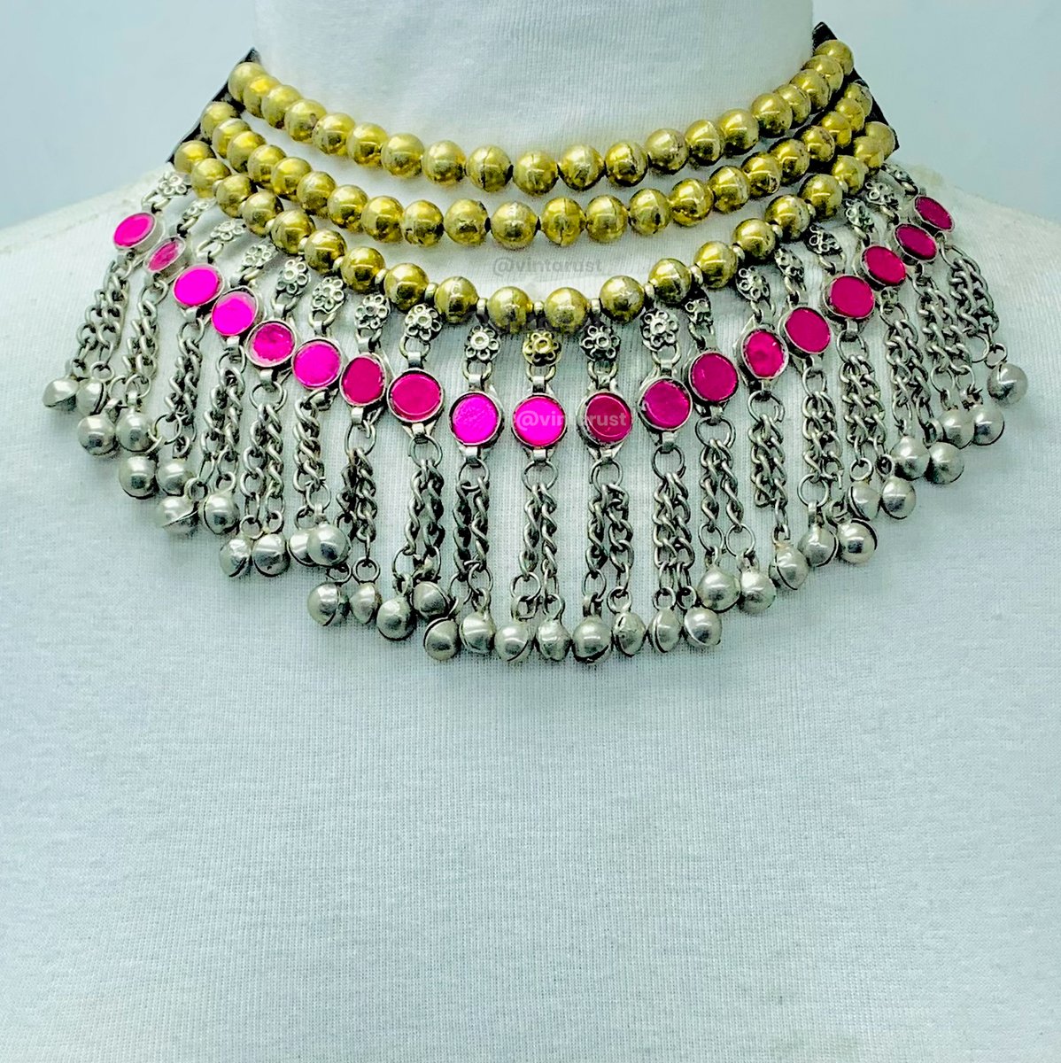 vintarust's tweet photo. Golden Beaded Necklace With Pink Glass Stones. 

Shop Now:
https://t.co/Gj61buz2Kq

#tribaltreasures #antiquejewelry #vintarust #goldenbeads #enchantingbells #flawlessstyle #shopsmall #uniquecharms #jewelrygems #fashioninspiration #beadjewelry #beadlovers #beadobsession https://t.co/lVamOT4dY5