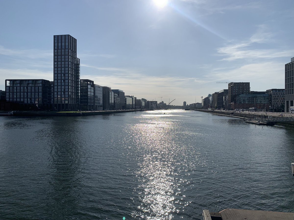 Great little run up and down the docklands after work until I turn towards Phoenix Park. Boardwalks a mix of bemused tourists, one scummer zooming up and down boardwalk lookin for someone to rob and general addicts looking lairy. Doesnt have to be like this.