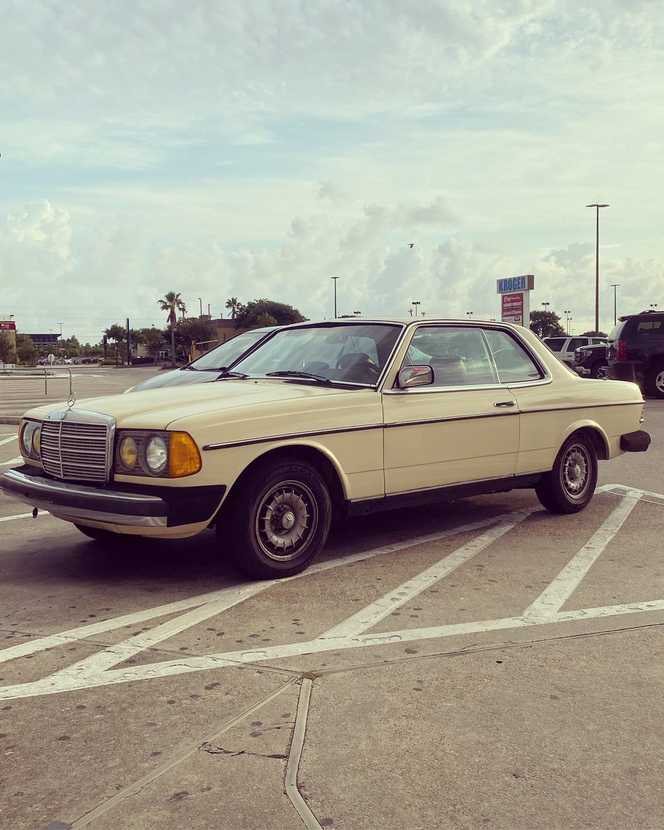 1985 Mercedes Benz 300CD Turbo Diesel, Low Miles/No Rust, 24mpg on Diesel, Runs Great $16,000. 409.750.3688 Roland Dressler #EstateSaleServices #RolandDressler #EstateLiquidator #Dressler #MercedesBenz #MercedesBenz300D #MercedesBenz300CD #MercedesDiesel #MercedesBenzTurboDiesel