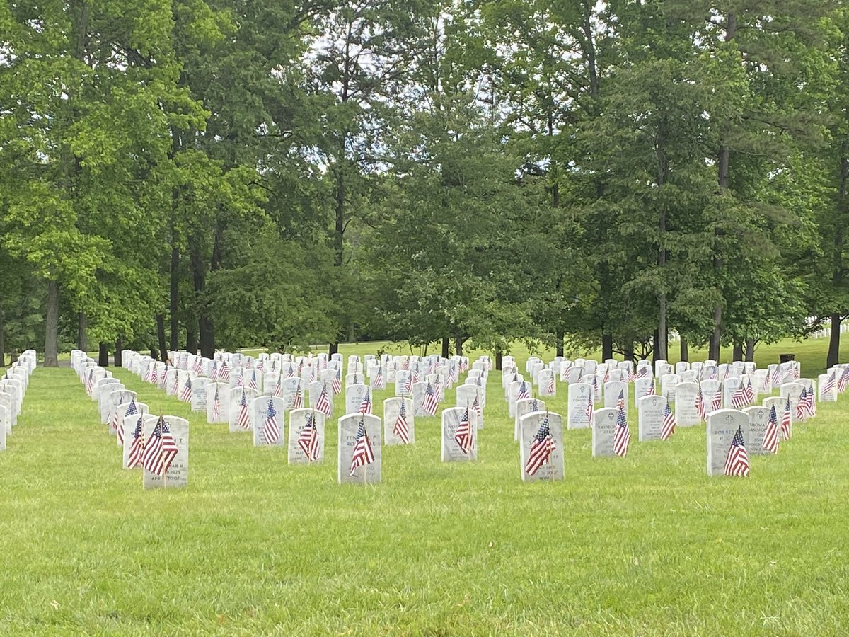 rowe_mama3's tweet photo. Thank You To All Those Who Have Served Or Are Serving! 🇺🇸 USA 🇺🇸 https://t.co/7yGZFutdrc