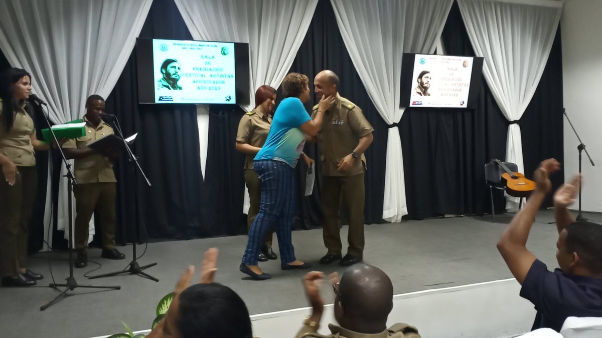 Ucimed_Cuba's tweet photo. @Ucimed_Cuba realizó la gala de premiación del XV Festival de Artistas Aficionados de nuestra universidad. Muchas felicidades a todos los premiados. Que siga corriendo la cultura por la sangre rebelde y mambiza. 
#CubaEsCultura.
#VivaCuba
#MiUniversidadEsMiPaís https://t.co/xK6f706aWQ