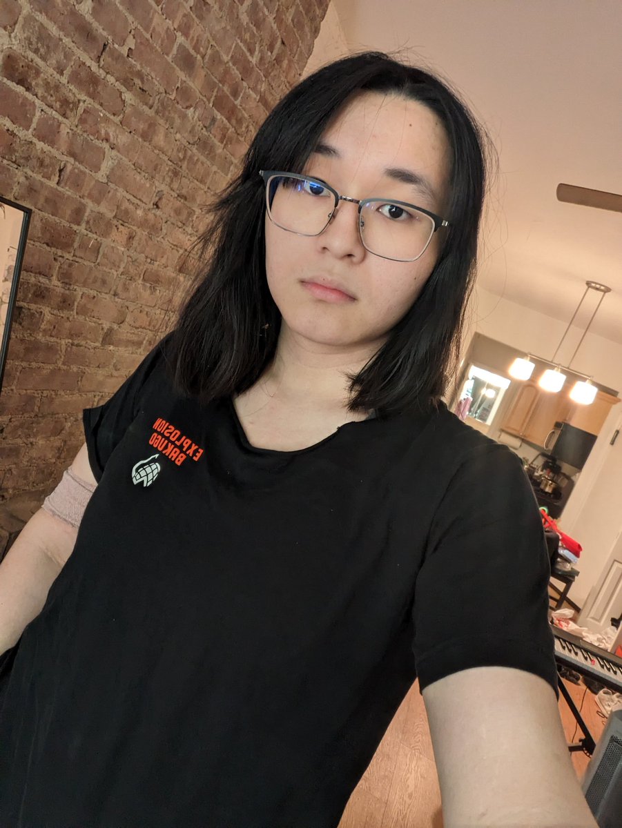 lilymouto (star rail brainrot) on Twitter "Guys why am I so hot"