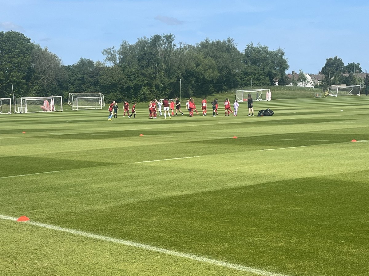 ChrisAldo85's tweet photo. What an amazing day Daisy has had, getting to train at the Liverpool Academy then a tour at Liverpool Stadium not bad for a bank holiday 😜 @Woodlands @HappyHead74 https://t.co/lTygZbdo6z