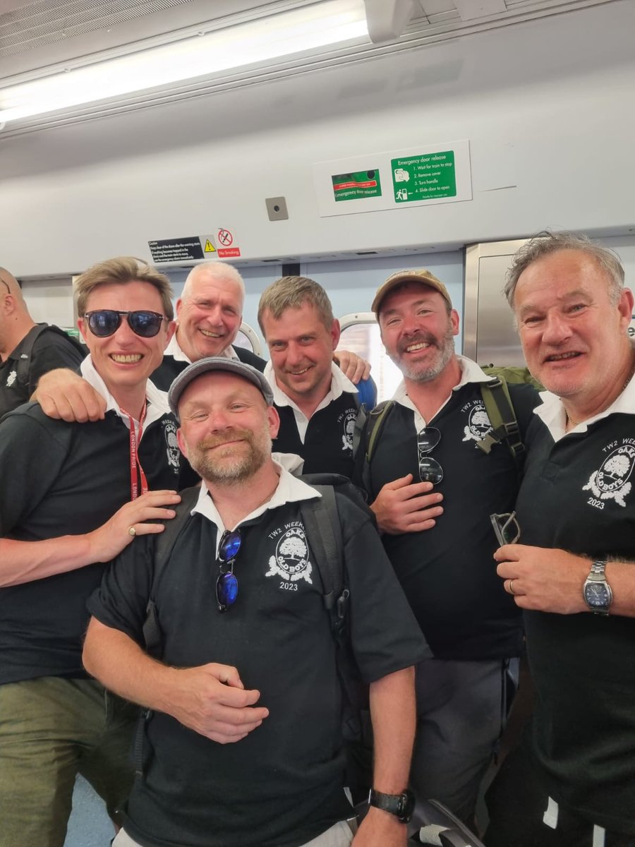 OaksOldBoys's tweet photo. Massive thank you to all @Linela_ for supplying us our TW2 weekender tour Jersey's #OOBSRUGBY 
#ladsOnTour #Twickenham 
#CabbagePatchPub https://t.co/0DSLYQ57AH