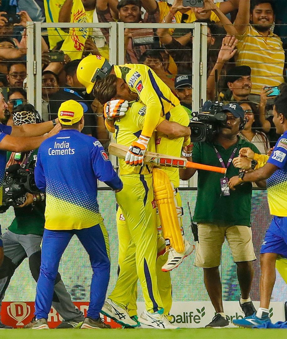 2 different hugs. 2 different emotions. 1 ruthlessly beautiful game