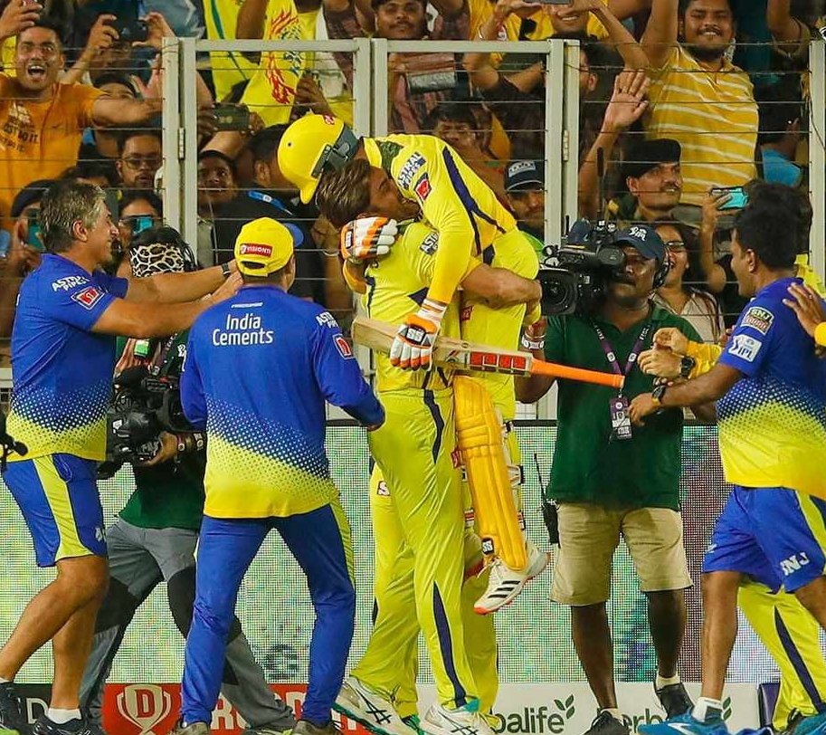 IPL_2O23's tweet photo. Goosebumps Moment for #cskfans 🌟💛
@msdhoni ⭐ @imjadeja 💫 
#MSDhoni https://t.co/fmPIcCjmUs