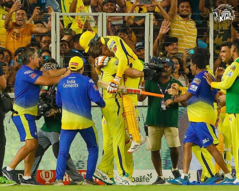 Sathish__k's tweet photo. Jadeja @imjadeja 🙏🏽😍😍 best final ever.. thala @msdhoni hopefully not your last😢 if it is then you deserve this happy ending💛❤️@ChennaiIPL #whistlepodu https://t.co/FStKS868VM