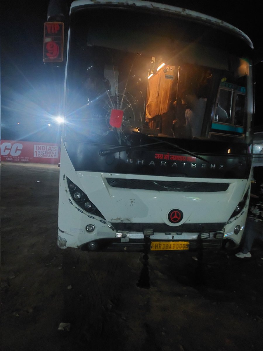 BasantSa's tweet photo. @sinha_prash Hi Sir how can you assure safety passenger and it's right for safe driving, Please ensure that. https://t.co/bL6IwpDrJs