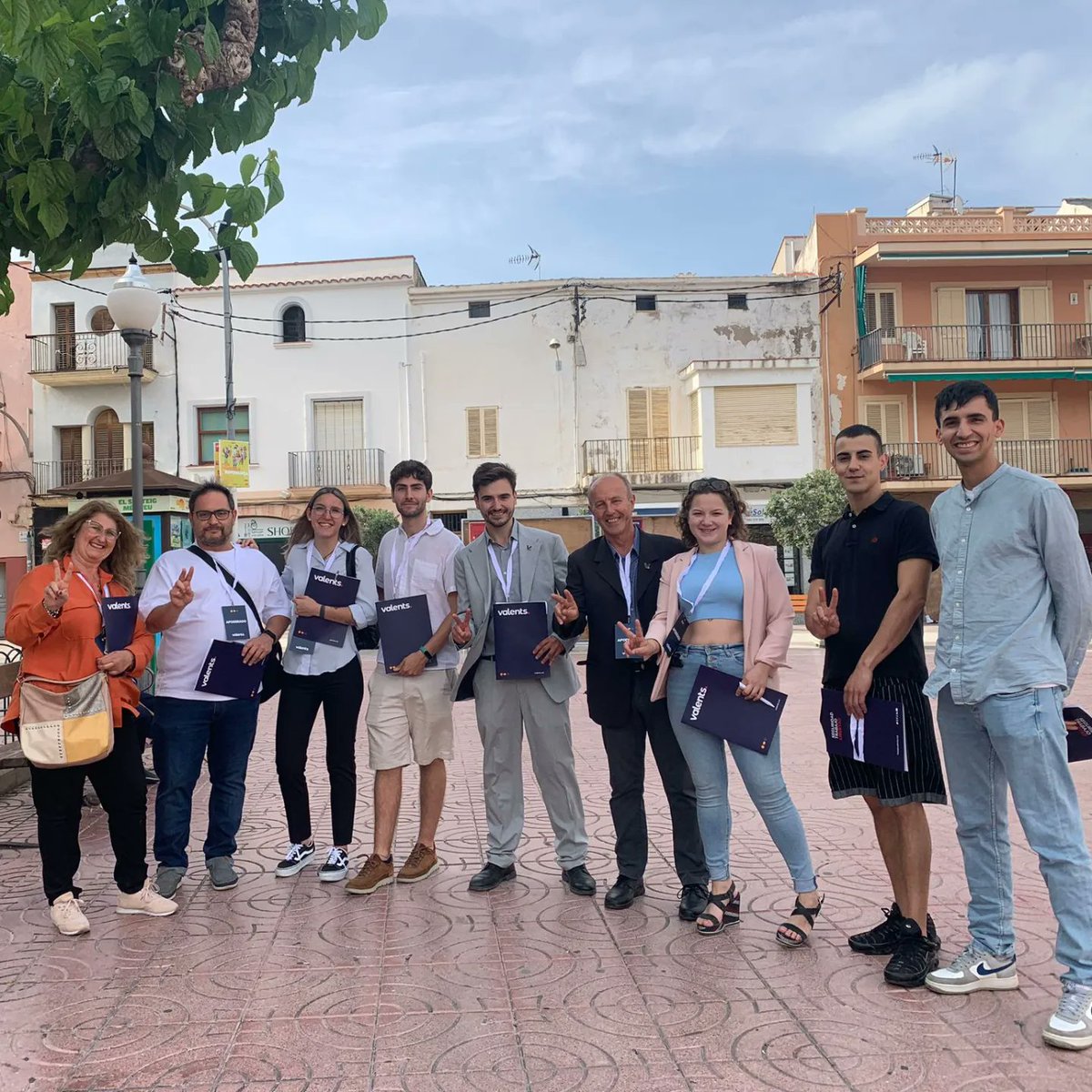 pilarlibra's tweet photo. Muy buenas noches  desde #Torredembarra.
Ayer, no pudo ser. No tuvimos los suficientes votos para poder estar en el Ayuntamiento.
Muchas felicidades a quienes han tenido buen término en estas elecciones y @valents_torredembarra ,  seguiremos trabajando para nuestra #Torredembarra https://t.co/iezhZzvhV2