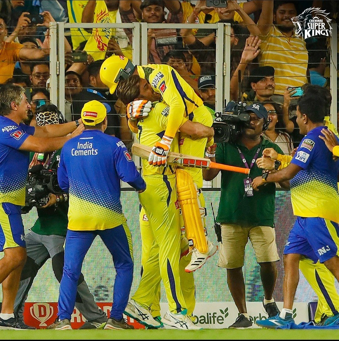VinitTavde's tweet photo. #IPL2023Finals 
CSK 🥳🔥
Sir jadeja 🔥
@imjadeja https://t.co/nSBH5PTSfO