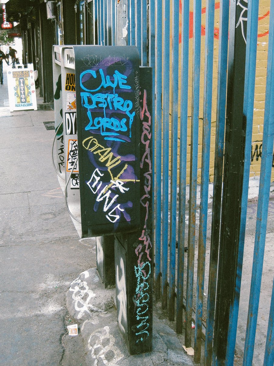 JuanLaker_'s tweet photo. Really into shooting this old canon digi cam and doing some film-like edits. #digicam https://t.co/ltzEAsNB7N