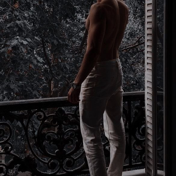 Don’t mind me. He wasn’t looking so I got him. Not even I look this good first thing in the morning.