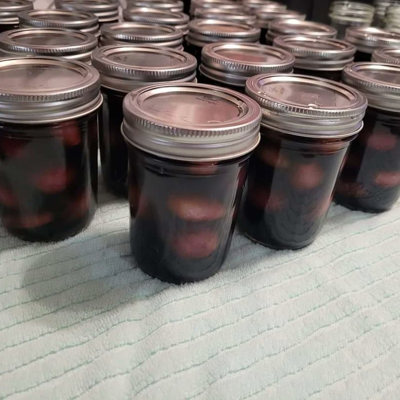 hellgaskitchen's tweet photo. Balsamic pickled pearl onions. Don't mind if I do! #Hellgaskitchen https://t.co/r70Bjxn43V