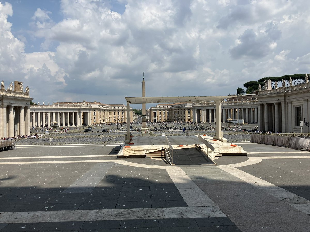 vpaaacaldwell's tweet photo. @defiancecollege great day in The Eternal City today. Roma was fabulous- Colosseum and Vatican City… amazing doesn’t do these two places Justice! https://t.co/yfA0zipFHZ