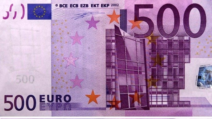 Bu kağıt para için 38 gün çalışan bazı asgari ücretliler, “dünyanın en büyük ekonomisi” olduğumuza inanıyor.