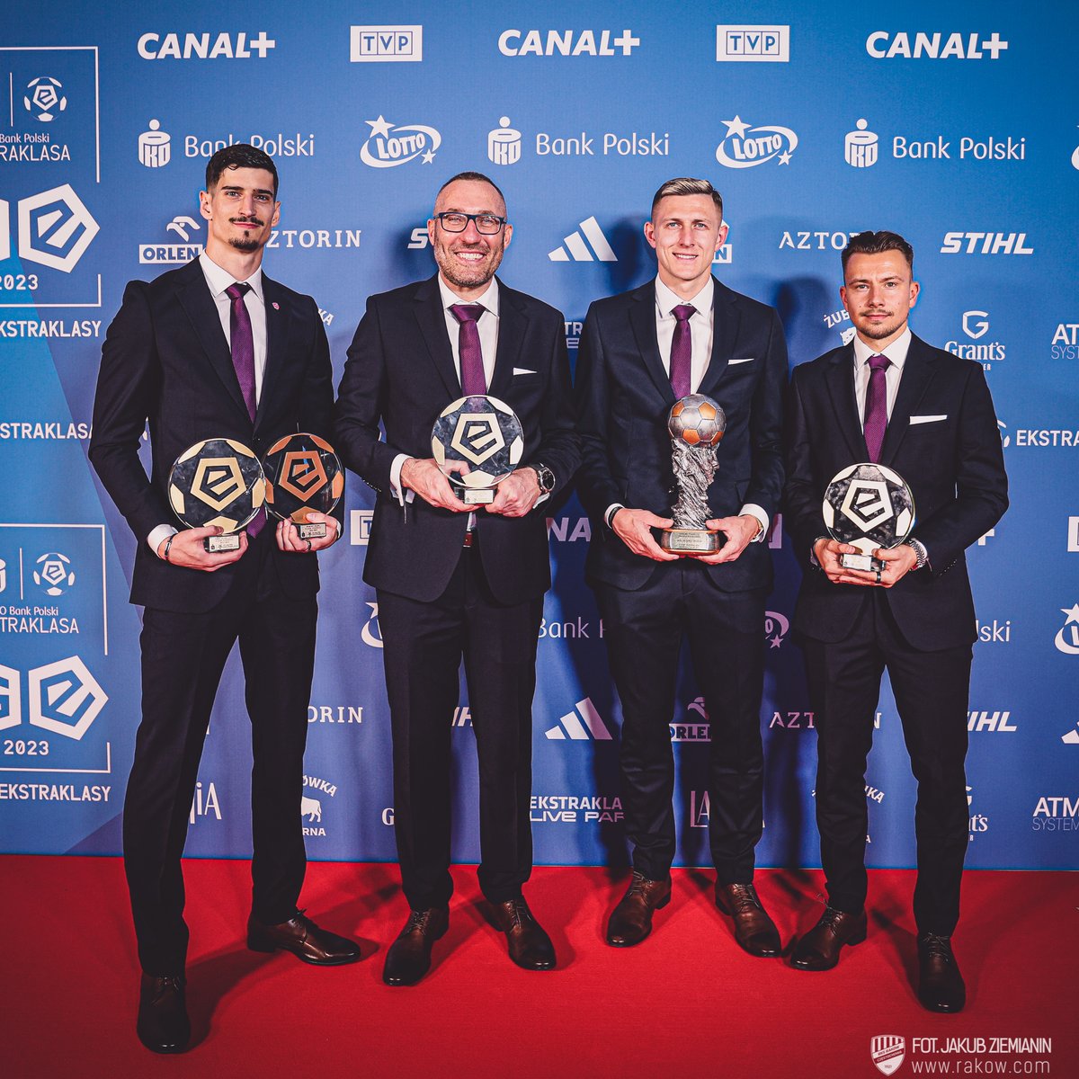 Mistrzowie nagrodzeni! ✨

#RakówMISTRZ 🥇 | #GalaEkstraklasy