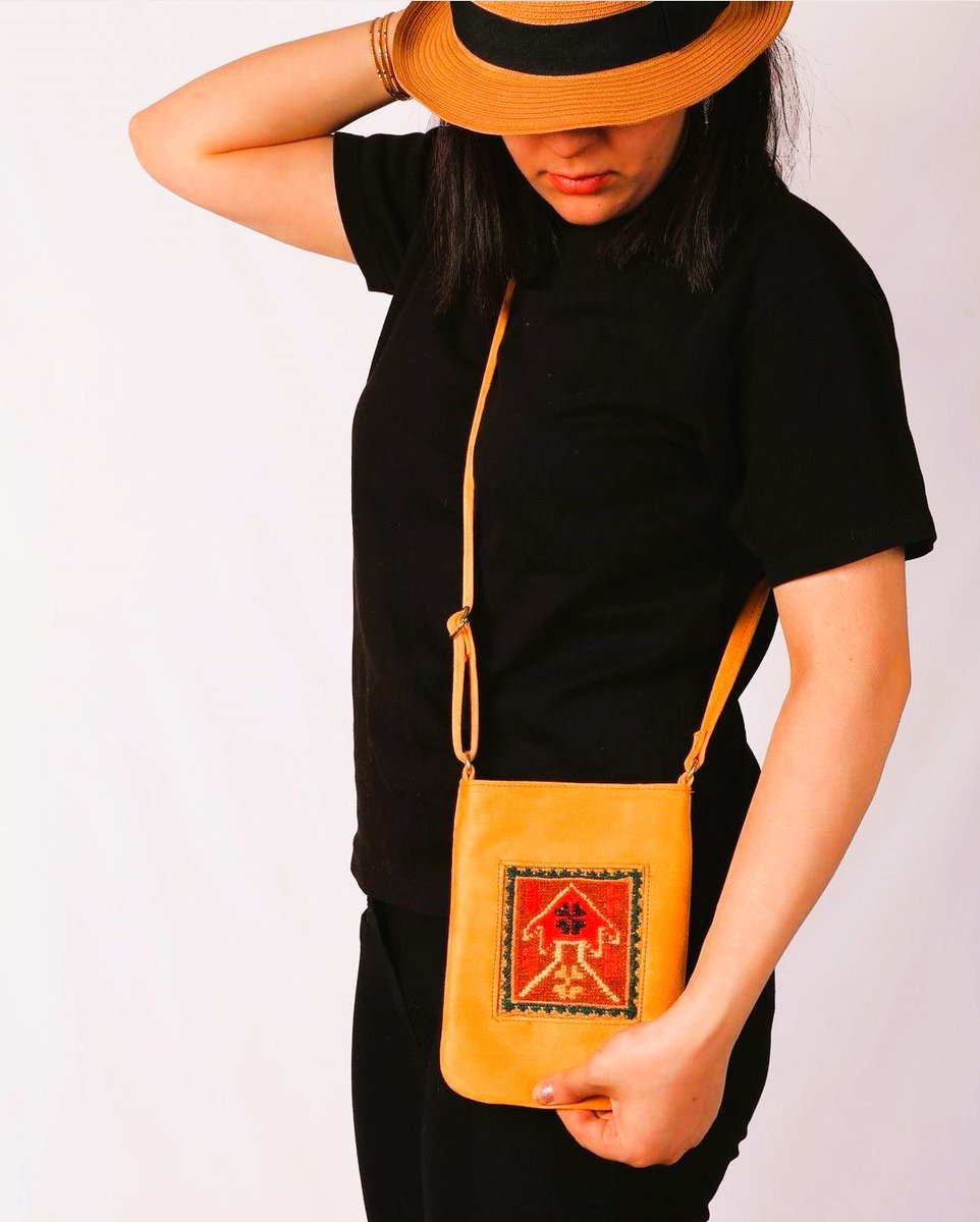 Shop Online Our Handwoven Wool Kilim Unisex Crossbody Bags!
Visit here: sonnati.ca/collections/cr…
#SONNATI
#Canadian
#Wool
#Crossbody_Bags
#Crossbody_Bag
#ootd
#streetfashion
#wtwt
#menwithstreetstyle
#menwithfootwear
#malefashion
#femalefashion
#mensfashion
#womensfashion
#men