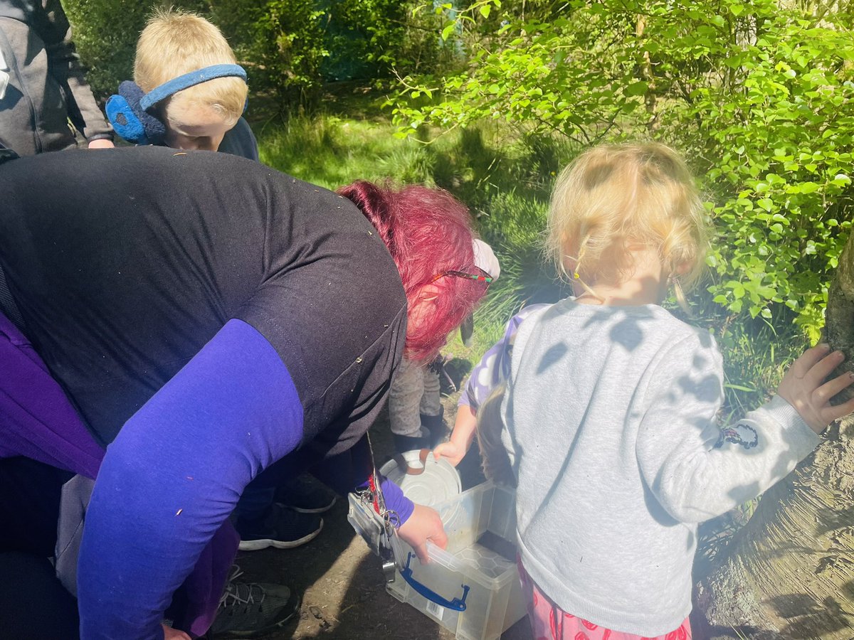 I spent a couple of hours this morning @DulochPS outdoor nursery. Wow, so impressed by the learning that was happening in the outdoors. Fantastic staff who truly understand child centred learning.