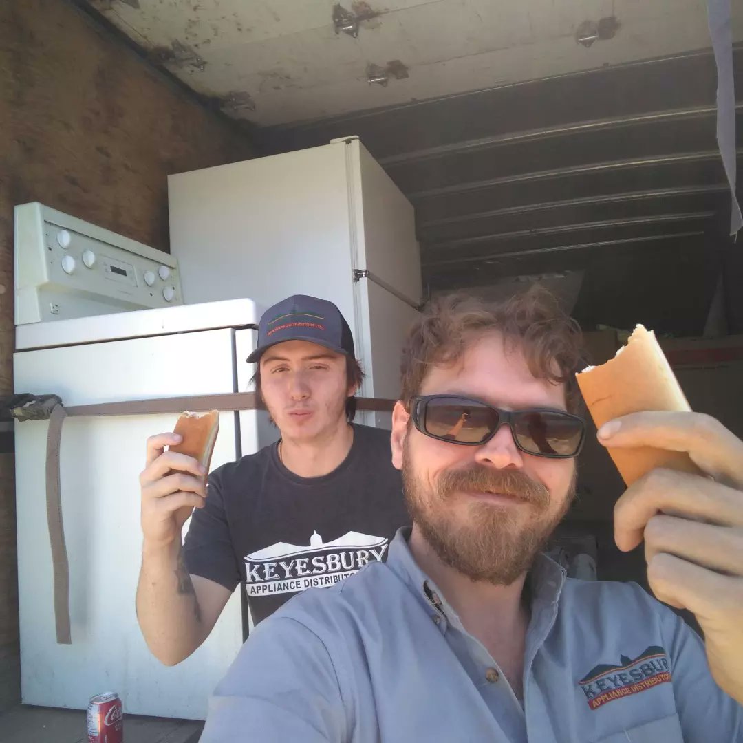 StaffordThomps2's tweet photo. Had a good day with some sight seeing at lunch out in #Pontiac #Quebec , #cold_cuts on the beach with one of my favourite co-workers https://t.co/2hg1JrhVpN