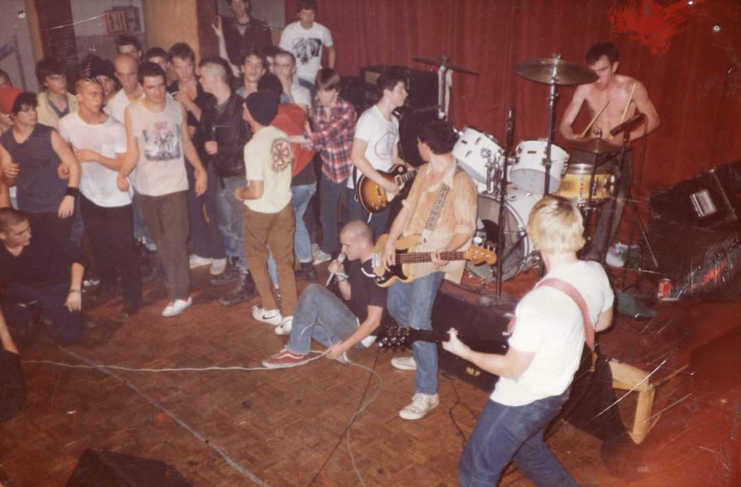 Minor Threat at Irving Plaza, New York City, November 6, 1982.

📸 sorry no credit

#punk #punks #punkrock #hardcorepunk #minorthreat #history #punkrockhistory