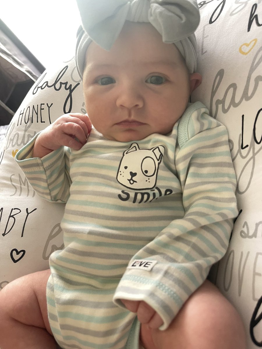 JamieJanzen39's tweet photo. Still cant believe i have a daughter now.🩵 https://t.co/XQmCOf5osw
