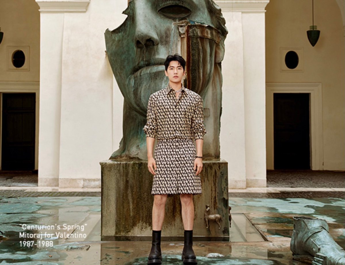 berryyangyang's tweet photo. 230530
Valentino 발렌티노 ! 
발렌티노 품패대언인 양양 오피셜 💙

#양양 #杨洋 #YangYang
#Valentino
#발렌티노 https://t.co/vHBc3HgmkV