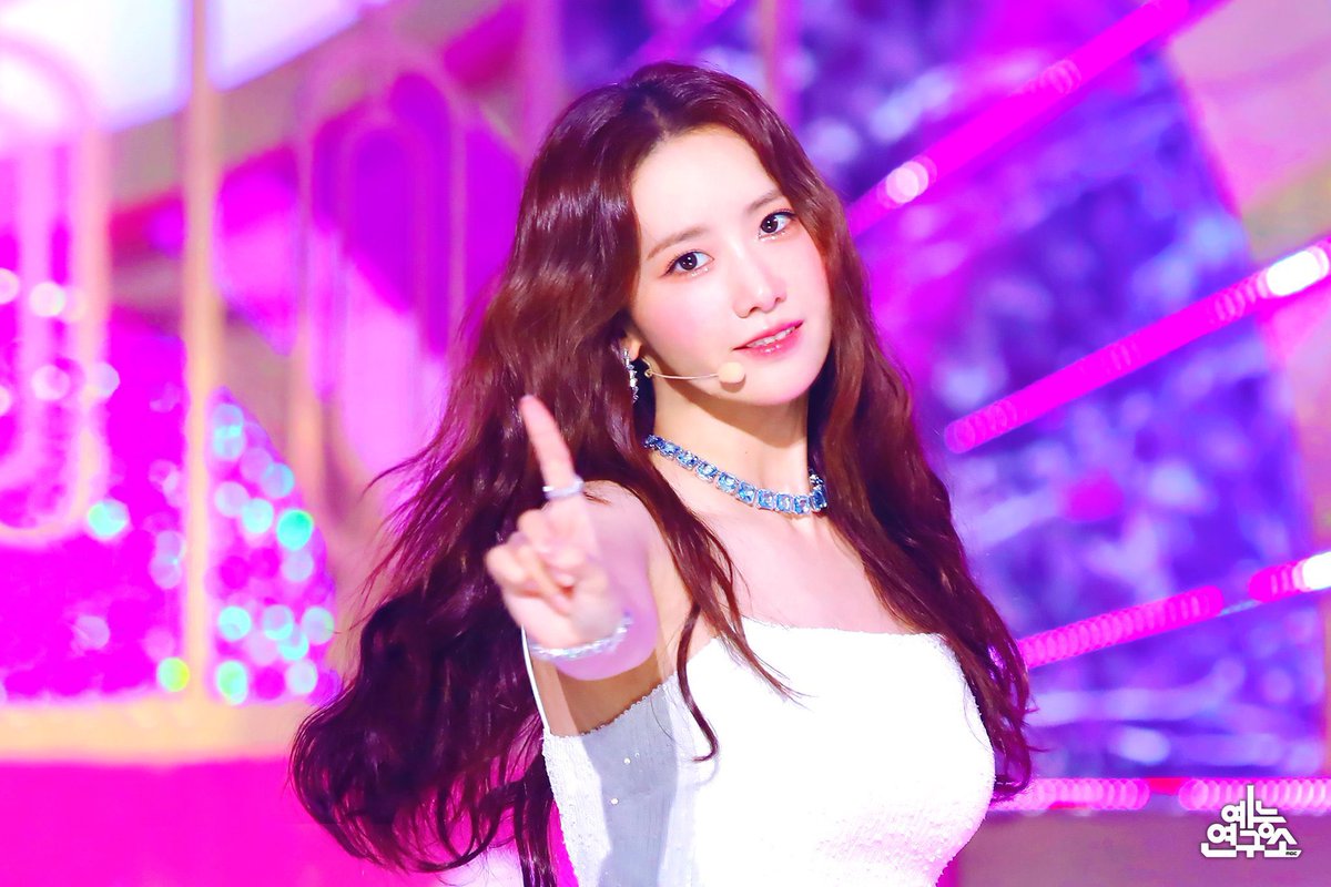 lov530yoon's tweet photo. 永遠に大好き🥺💕
#YOONA  #HappyBirthday https://t.co/F7qV7GM2Iv