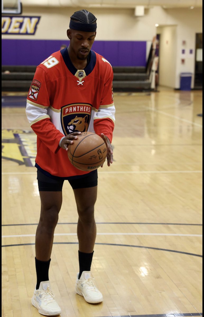 sonicenametwice's tweet photo. Jimmy following the Florida Panthers to the FINALS 🌴🔥💯#TimeToHunt #NBA #NBAPlayoffs #NBAOnTNT #HitNation #HeatCulture https://t.co/epO73c9cR7