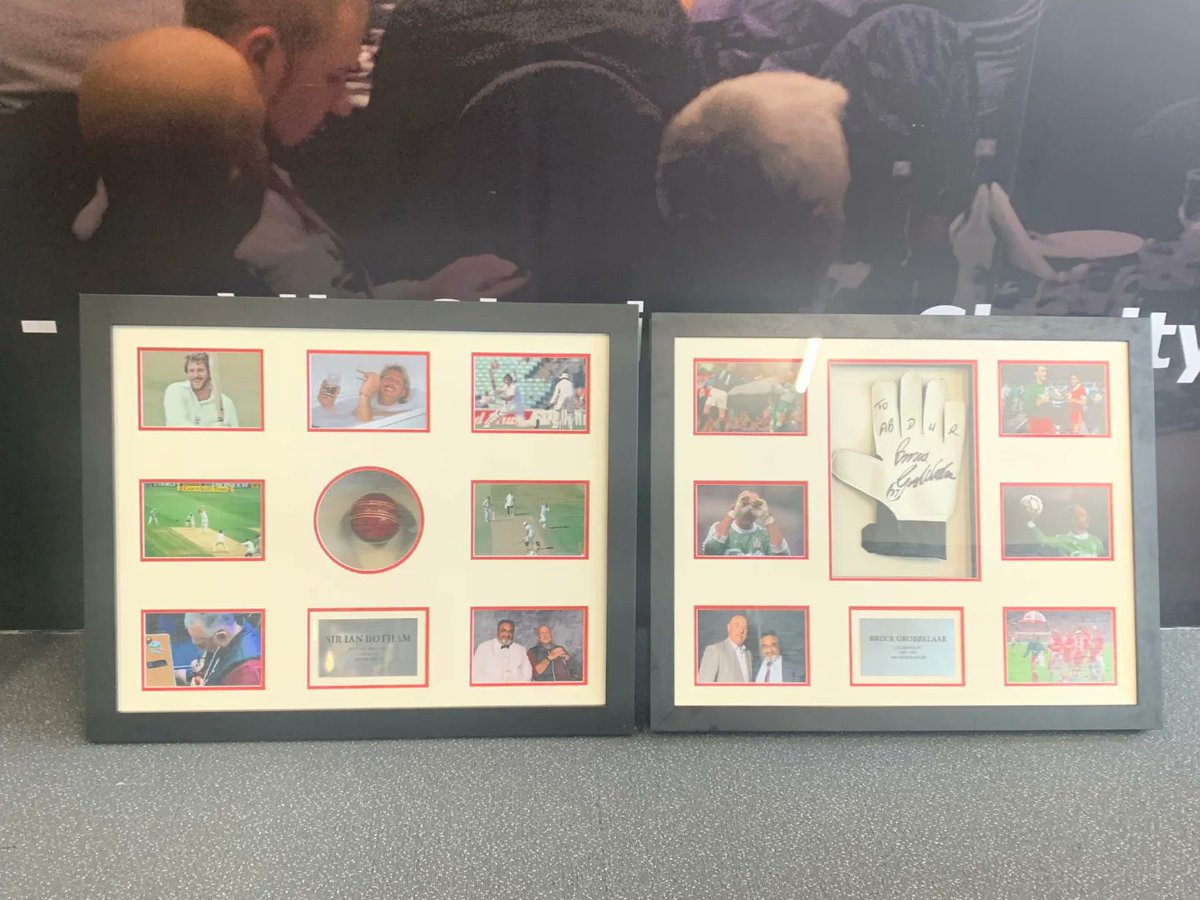 bigzy786ma's tweet image. My signed memrobillias from Sir Ian Botham and Bruce Grobbelaar.
#signedglove #signedmemrobillia #signedball #cricket #football