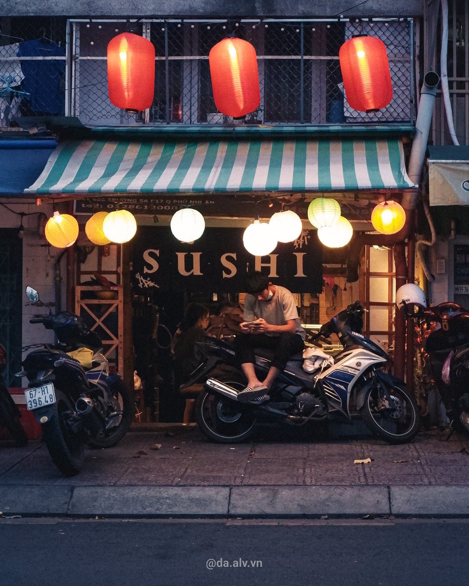 Small sushi restaurant along the canal in District 3🏮🏮🏮 #Saigon #HCMC #Vietnam 🇻🇳