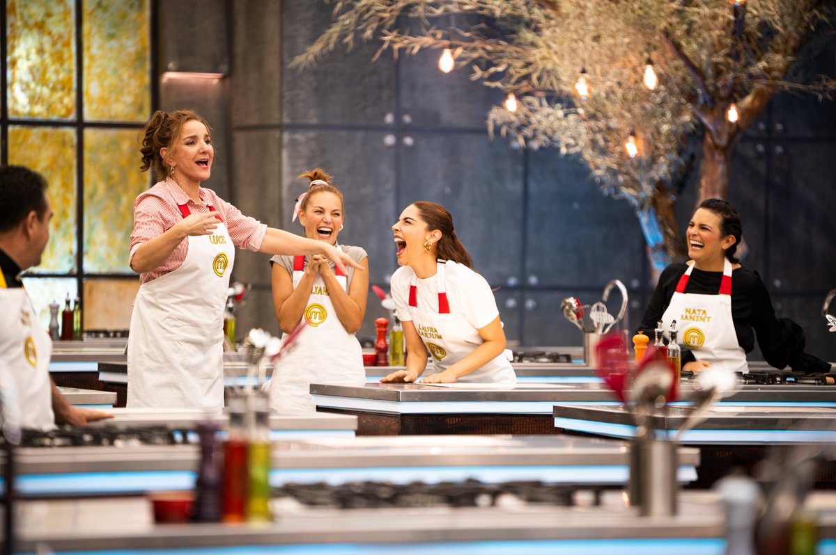 #MasterChefCelebrity Somos felices por ellas...