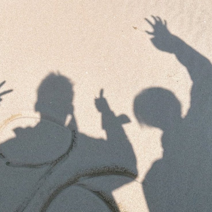 만능엄지와 호랑해
이 둘만큼 각자의 포즈에 진심인 사람이 없음