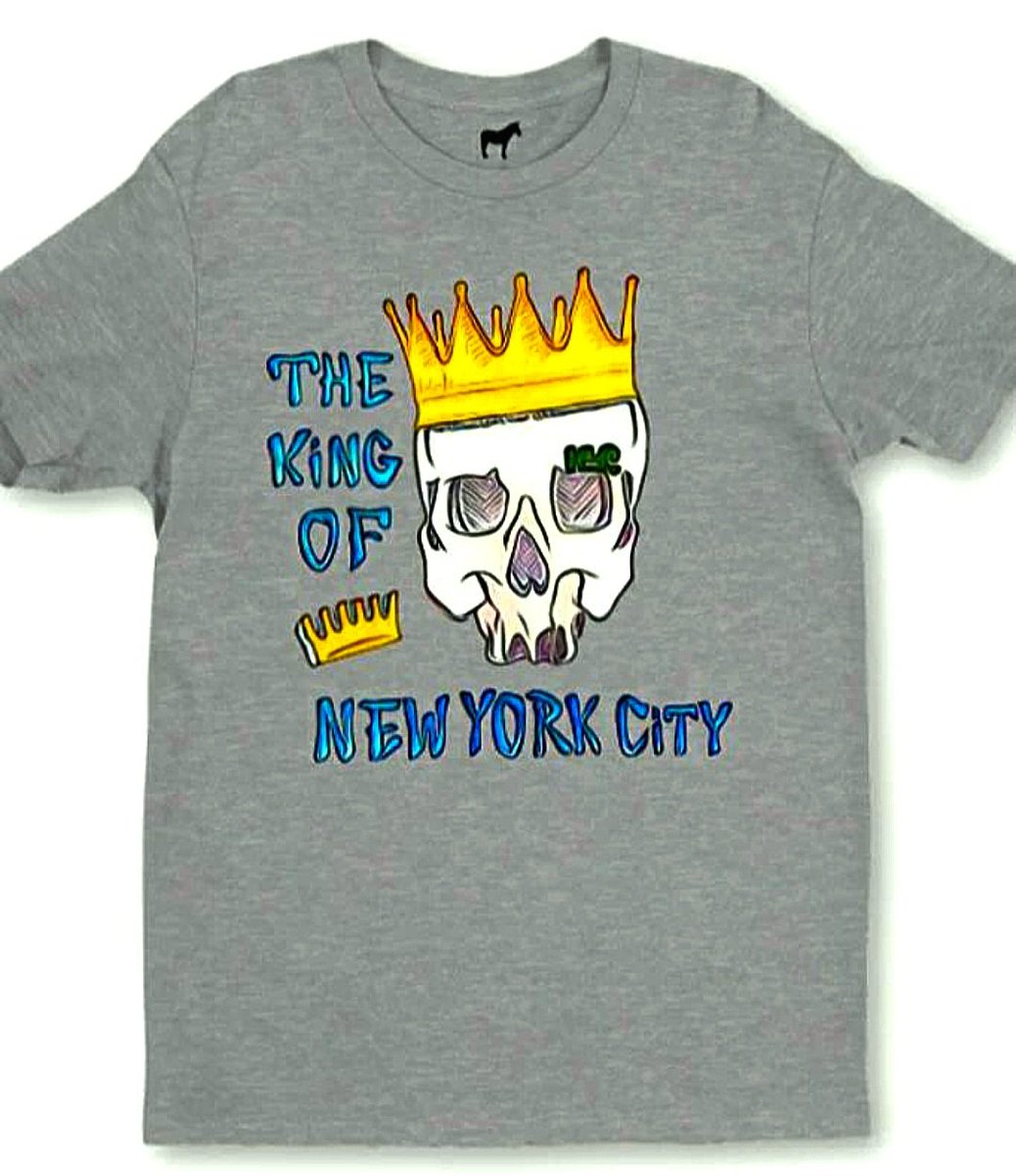 ArtConfusing's tweet image. ❓AlWaYs CoNfUsEd ClOtHiNg❓
Men&apos;s Heather Grey Lightweight, Semi-Fitted, Comfy Tee W/ #Original #Always #Confused #Clothing #Art #Originalart &quot;King Of NyC&quot; #Design-$30
Or Get A #Canvas #Print For Any #Designs #Forsale! #Nyc #Fyp #foryou #artforsale #streetwear #style #swag #shop