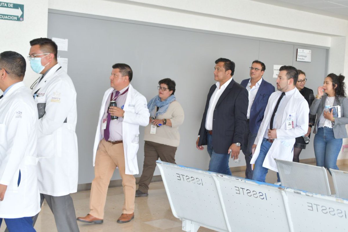 UPPachuca's tweet photo. Investigadores de UPP y el rector Francisco Marroquín Gutiérrez realizaron recorrido por el 𝗛𝗼𝘀𝗽𝗶𝘁𝗮𝗹 𝗗𝗿𝗮. 𝗖𝗼𝗹𝘂𝗺𝗯𝗮 𝗥𝗶𝘃𝗲𝗿𝗮 𝗢𝘀𝗼𝗿𝗶𝗼 acompañados el Dr. Jose Roberto Medecigo Hernandez y la Dra. Consuelo Cabrera, subdelegada Médica del @IsssteHidalgo. https://t.co/CK824aztgP