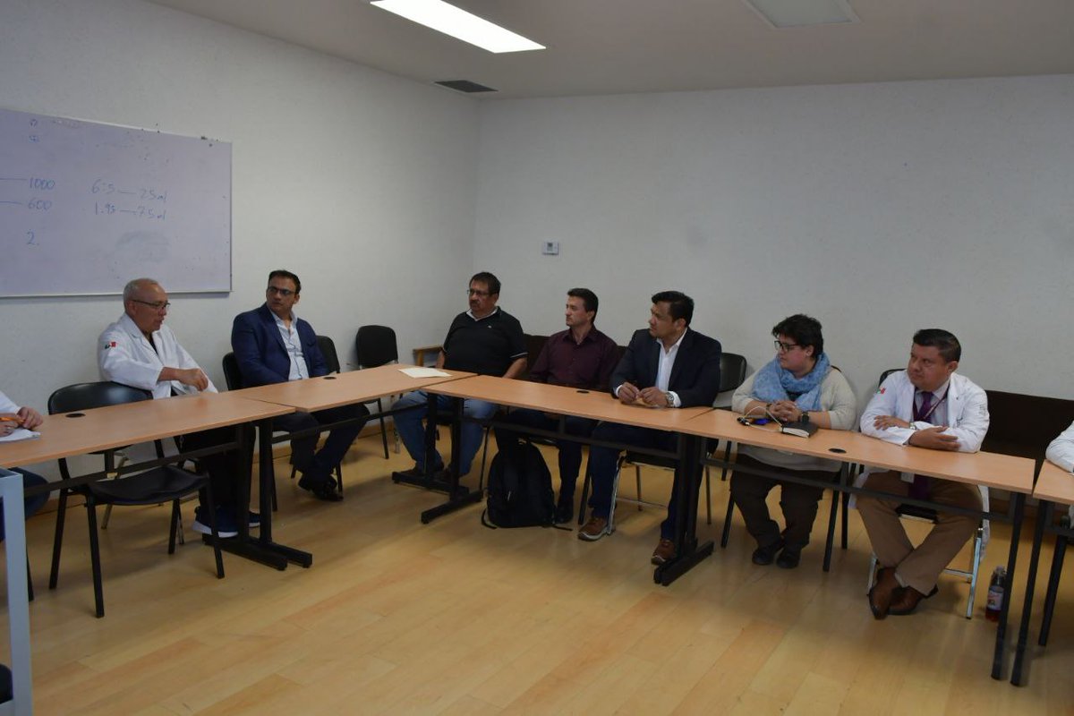 UPPachuca's tweet photo. Investigadores de UPP y el rector Francisco Marroquín Gutiérrez realizaron recorrido por el 𝗛𝗼𝘀𝗽𝗶𝘁𝗮𝗹 𝗗𝗿𝗮. 𝗖𝗼𝗹𝘂𝗺𝗯𝗮 𝗥𝗶𝘃𝗲𝗿𝗮 𝗢𝘀𝗼𝗿𝗶𝗼 acompañados el Dr. Jose Roberto Medecigo Hernandez y la Dra. Consuelo Cabrera, subdelegada Médica del @IsssteHidalgo. https://t.co/CK824aztgP