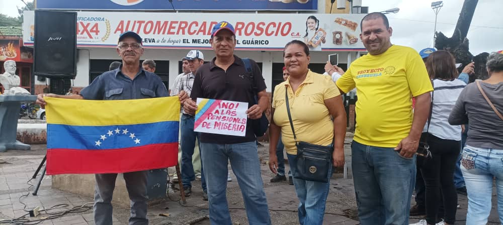 Prove_Guarico's tweet photo. #29May desde #ProyectoVenezuela celebramos y horamos al #AdultoMayor de Venezuela. Y que mejor manera que acompañarlos en sus luchas por una vida digna. https://t.co/PsJBTROUvx
