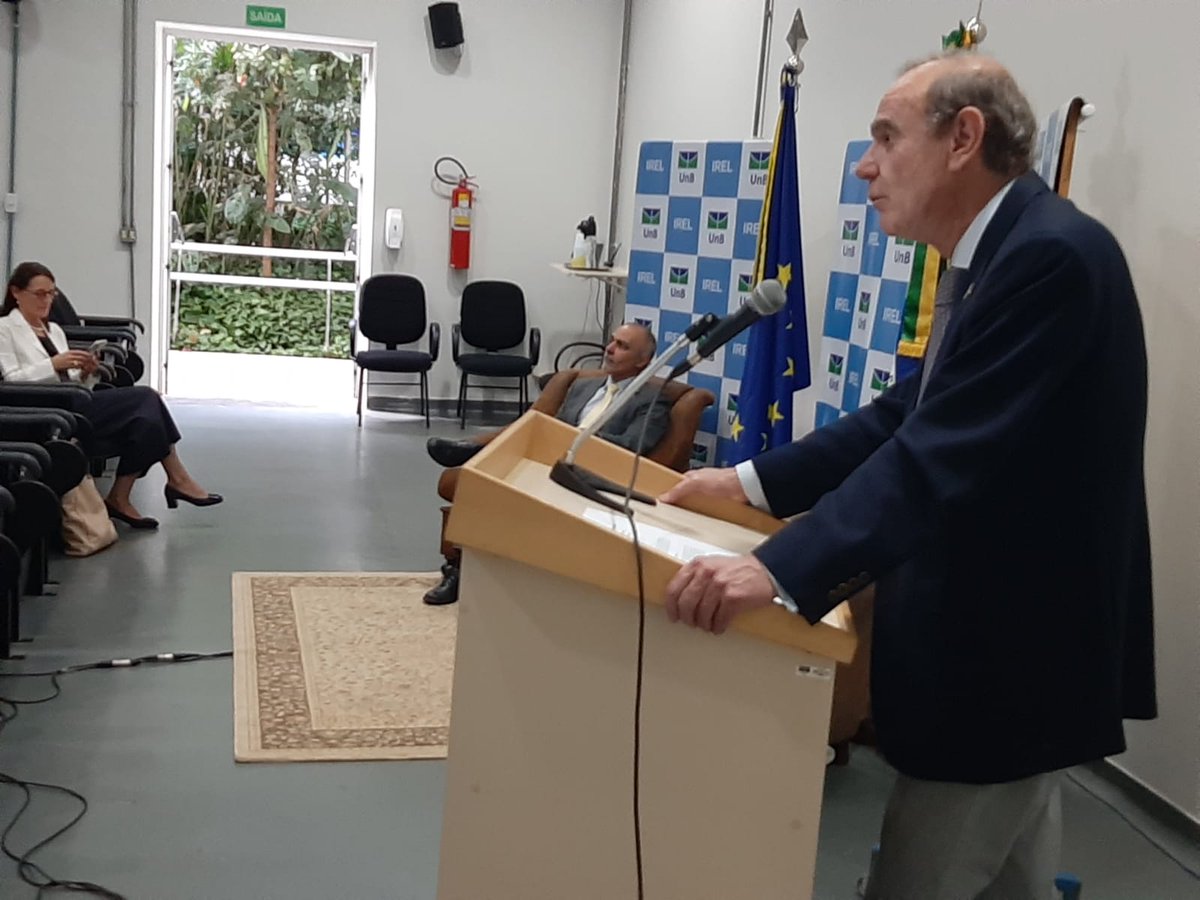 UEnoBrasil's tweet photo. O evento foi promovido pelo Instituto de Relações Internacionais da Universidade de Brasília (@irelunb), em parceria com a @UEnoBrasil, no âmbito do @gepsiunb, e moderado pelo diretor do Instituto, professor Antônio Jorge Ramalho da Rocha (@AntonioJorgeRa5). https://t.co/8Px3nSqXEQ