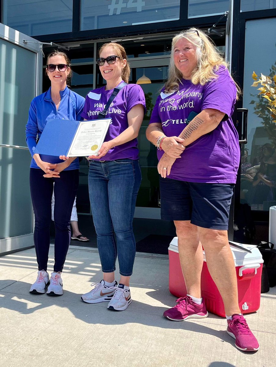 Andrea_Khanjin's tweet photo. It was wonderful to attend the grand opening of #TelusHouse at 155 Reid Dr. @cityofbarrie, during #TELUSDaysofGiving.
Thank you to Dana for the lovely tour. The new place reflects Telus’ active role in supporting local grassroots projects, charities and organizations. https://t.co/bx1kGmPRBd