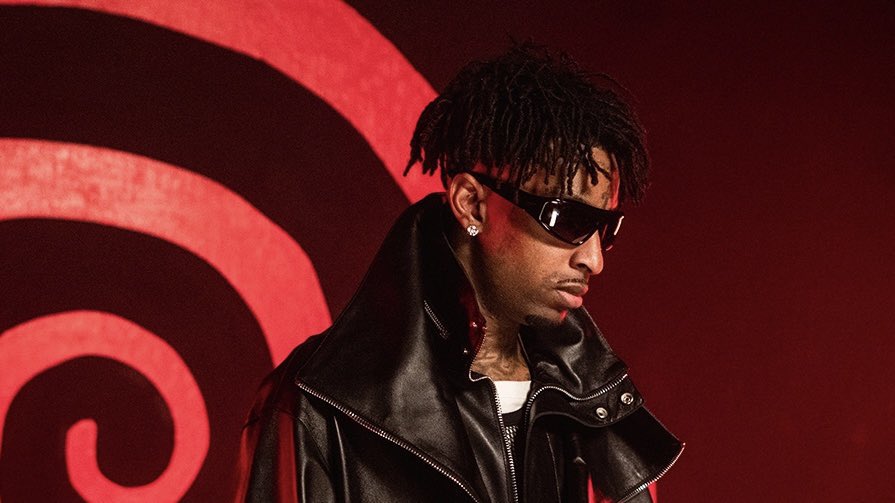astrowrlddd's tweet photo. Confirmed Features for Travis Scott’s ‘UTOPIA’ so far:

The Weeknd
21 Savage
Justus Oldsport
Westside Gunn

Who else do you think will be on ‘UTOPIA’ ? https://t.co/liHI4cYfBB