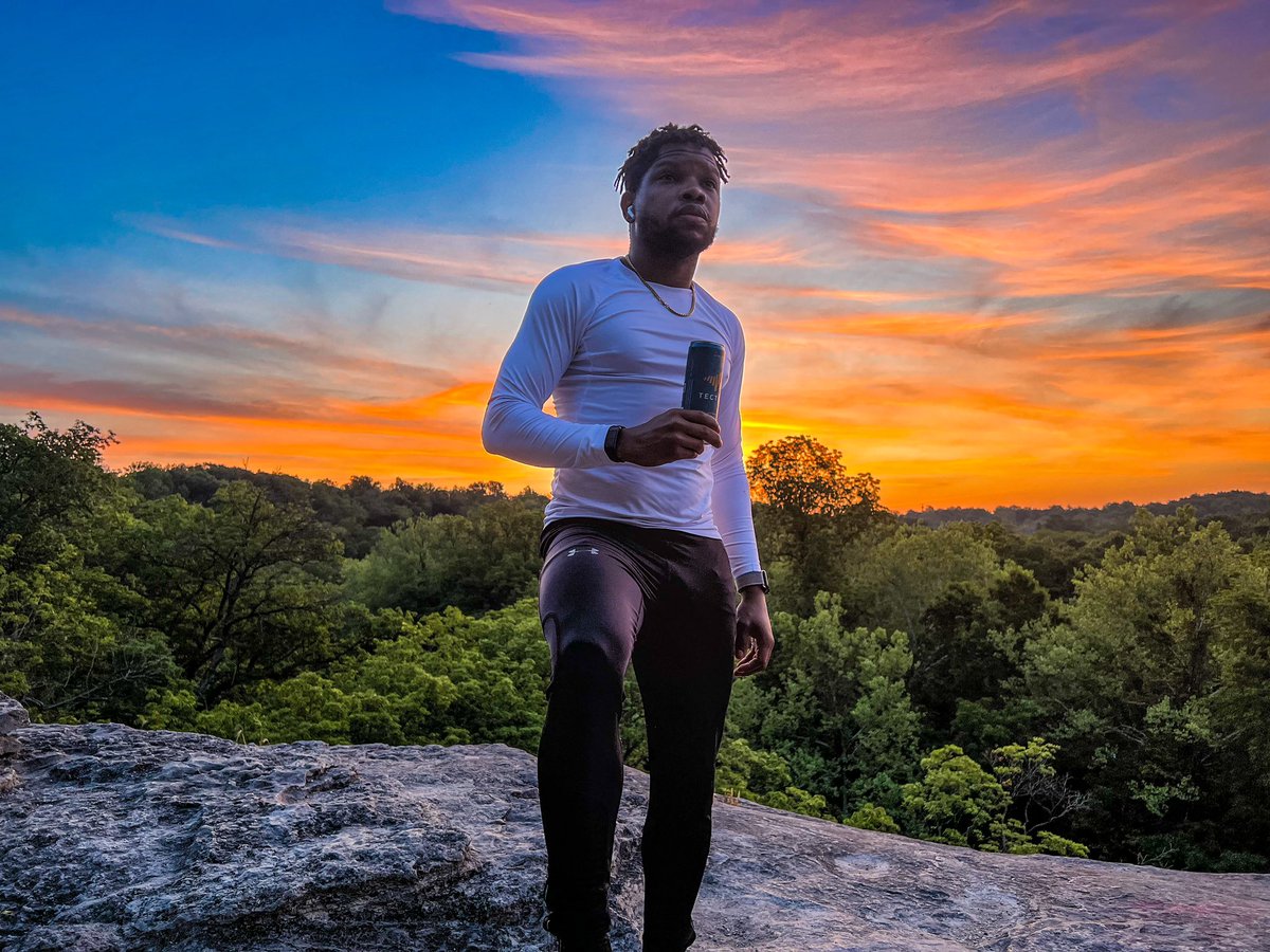 vcthipe's tweet photo. 🌅✨ Harnessing the power of @tectonlife at sunrise!⚡️ Fueling my body with ketones as the sun ascends the horizon, unlocking a new level of energy and mental clarity. 🌞🌄 Embrace the sunrise and embrace the power of ketones for an energized start to your day! 🔥#GeGreat https://t.co/Mhl4WKpIcS