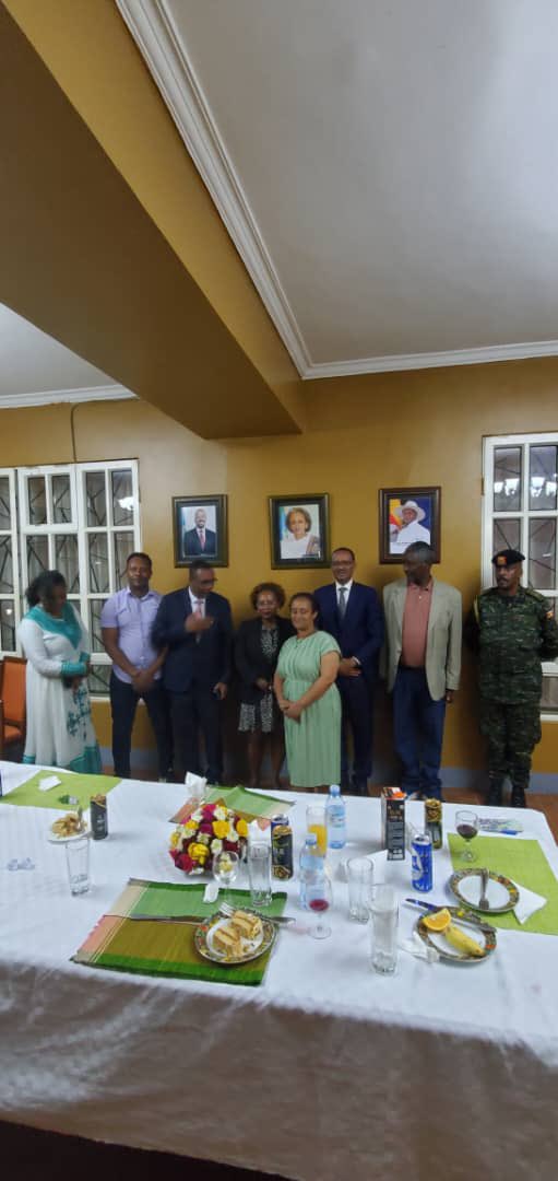 EtsegenetYimenu's tweet photo. Delighted to welcome Z Outgoing Chairperson of Ceasefire &amp; Transitional Security Arrangements Monitoring &amp; Verifi. Mech.(#CTSAMVM)Lt. Gen. Asrat Denero, &amp; Z incoming, Maj. Gen. Hailu Gonfa to Z Ethiopian Res. &amp; Chancery. I congratulated z newly assigned chairperson.@mfaethiopia https://t.co/JO3x00w7Te