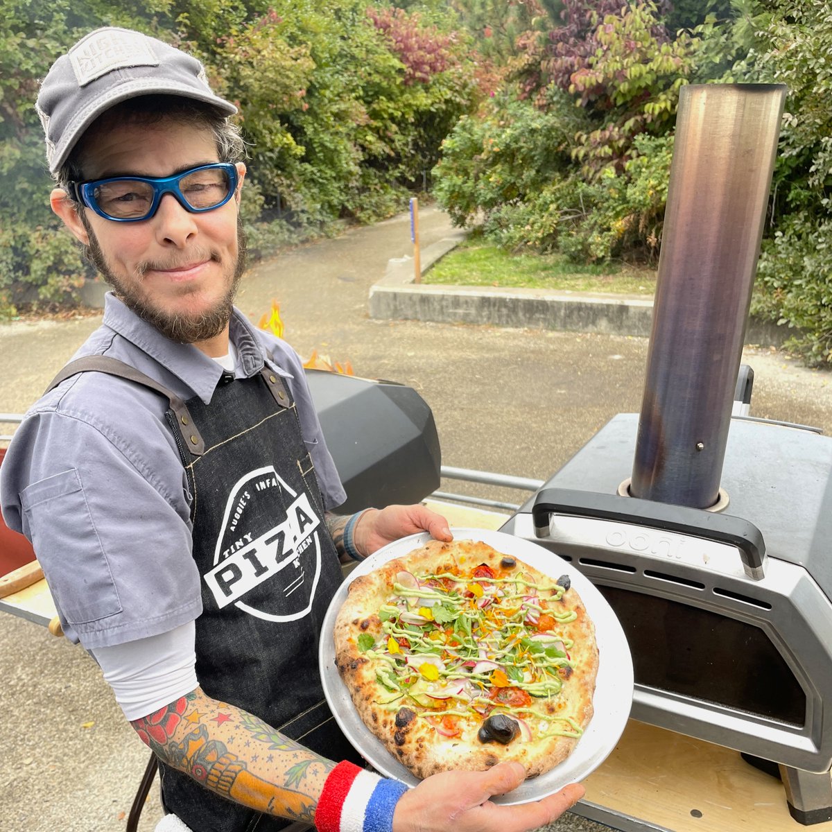 Happy #PRIDEMonth! Celebrate by joining the #SummerSliceAThon Pizza Queers Team led by Auggie of Tiny Pizza Kitchen😍🍕 As a team member, you'll harness the power of #PizzaLove to fight hunger with pizza parties and pop-ups! 

Register now: sliceouthunger.org/summer-sliceat…