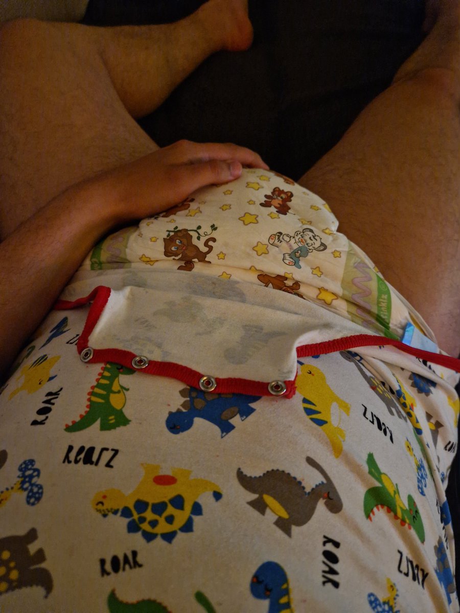 the first new photo after a long time. and a new fetish what do you say?
#daiper #daiperpup #abdl #WannaBeABigBoy #kiddo