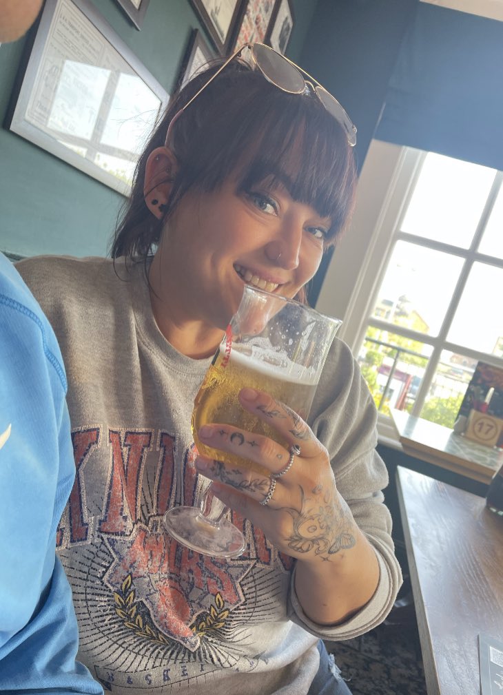 Out of office is finally on.. 🍻 cheers 🍻 🥰 #annualleave #breaktime