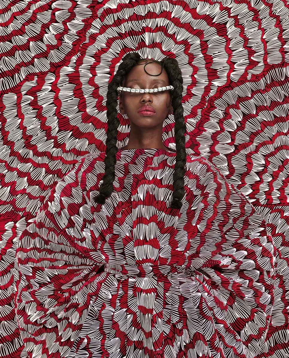 We LOVE female photographer Thandiwe Muriu's bold and joyious works.

Credits for IG:
Photographer: @thandiwe_muriu
Model: @kioksianto
Hair: @rickykish
Makeup: @jamiekimani
Styling: @jamiekimani

#beautifulbizarre #ThandiweMuriu #Photography #africanart #africanphotography