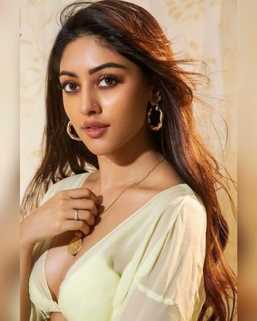 PromotionsWhite's tweet photo. #BandWMoviesUpdates

#queen @ItsAnuEmmanuel #lastest #photoshoot https://t.co/dl2oItKi0G