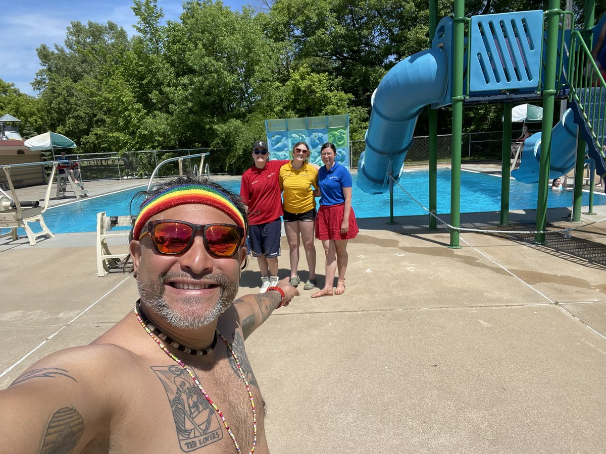 CoachDavidMN's tweet photo. Opening weekend at the pool/beach love working for the city I love living in 💪🏾🤘🏾🥰. #coachlifeisthebestlife #fromthecity #forthecity https://t.co/HxLtCzpwPS