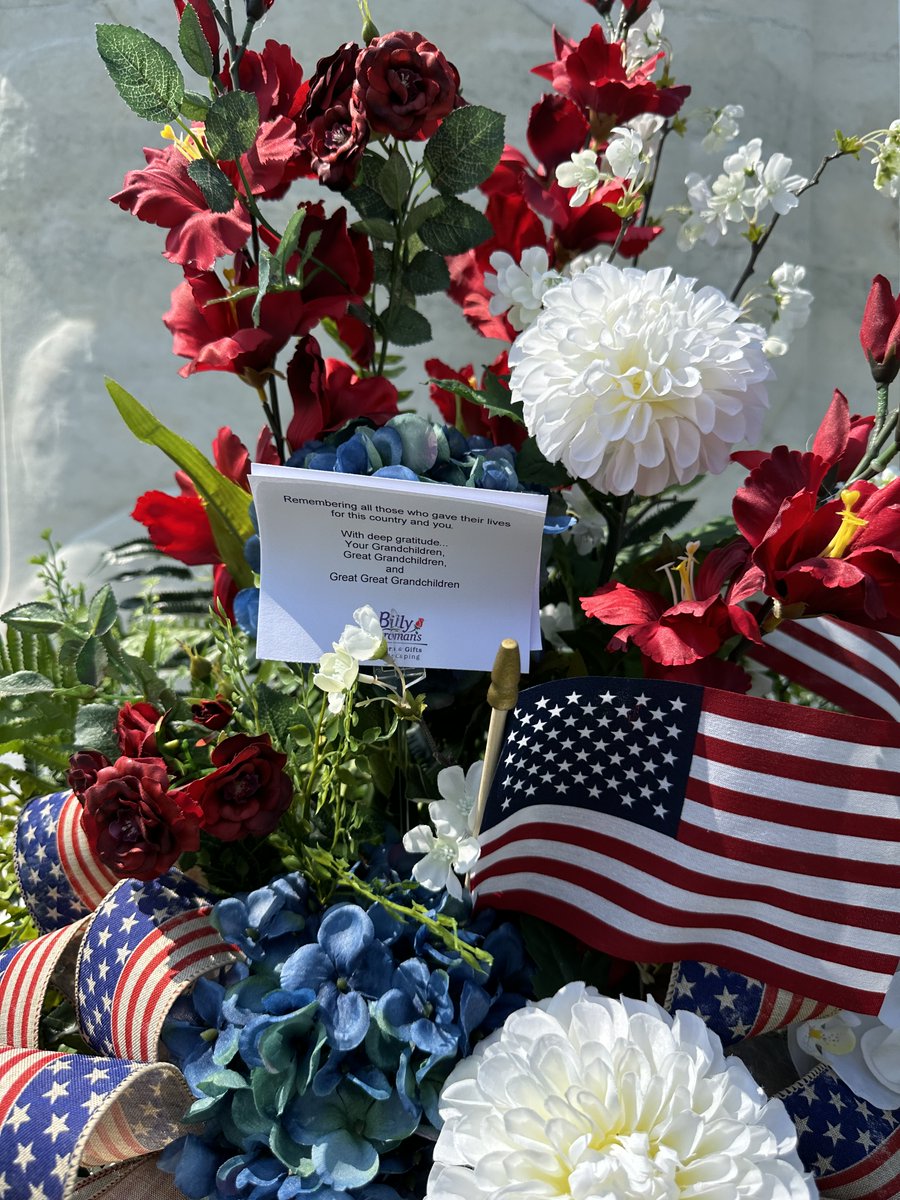 DrTMStewart's tweet photo. @LANationalGuard
paid respect and honored our fallen Soldiers with their @HeroHump2023. The march ends with a flag for every Soldier placed at the LA State Capitol. Today we honor the Soldiers and their families- for their work and sacrifice for our freedom. #MemorialDay2023 https://t.co/gcoYpIvgd9